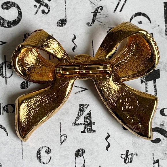 Vintage KENNETH J LANE for AVON Bow Necklace Enhancer - Picture 2 of 5